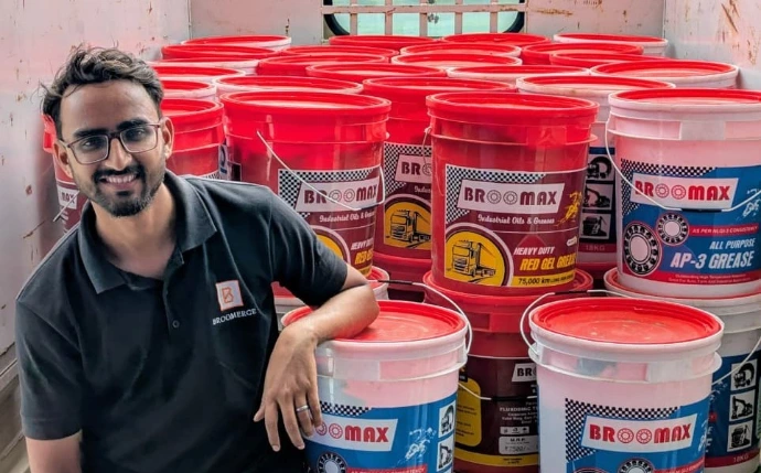 BrooMax warehouse operations